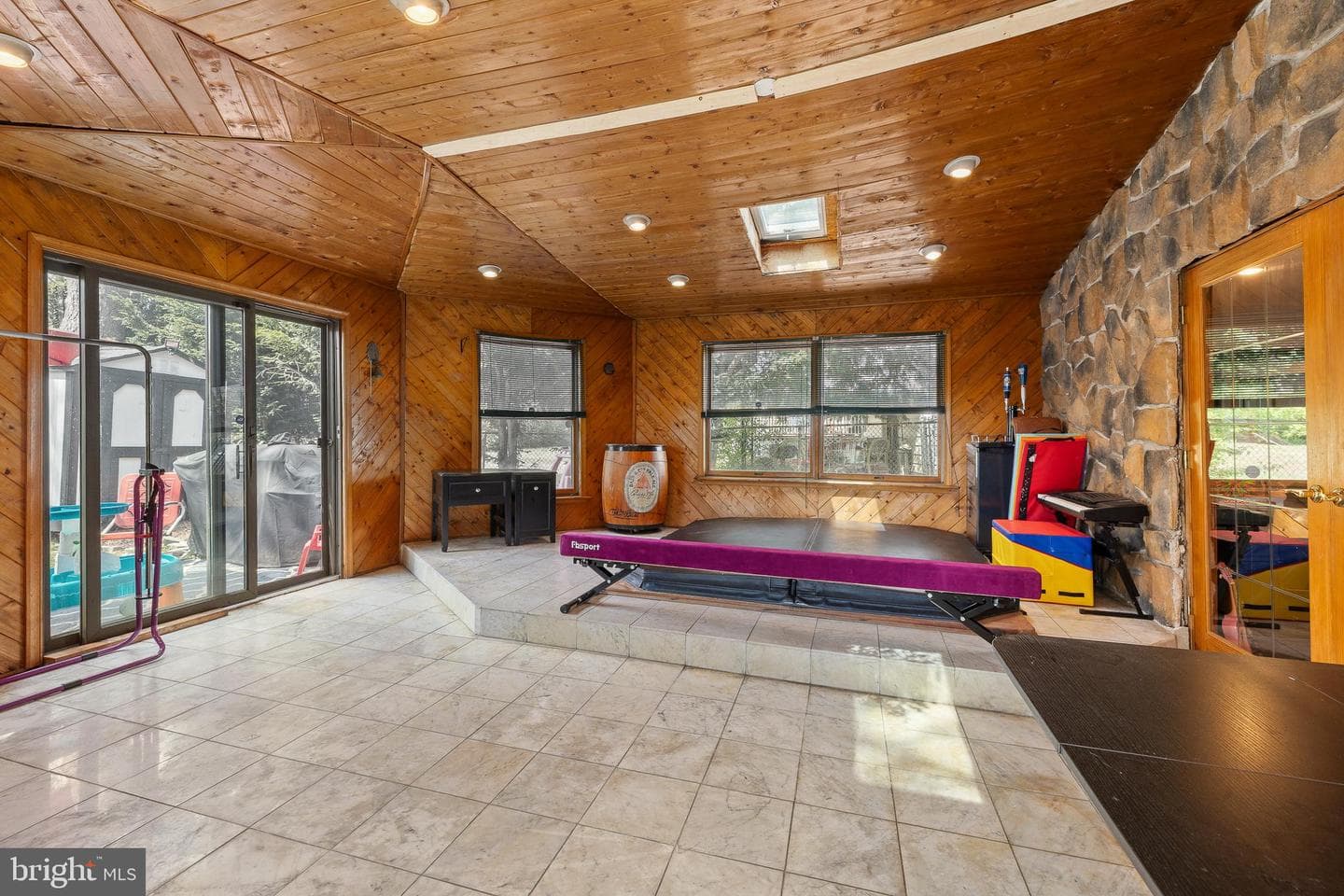 1044 Bloomfield Avenue photo 12