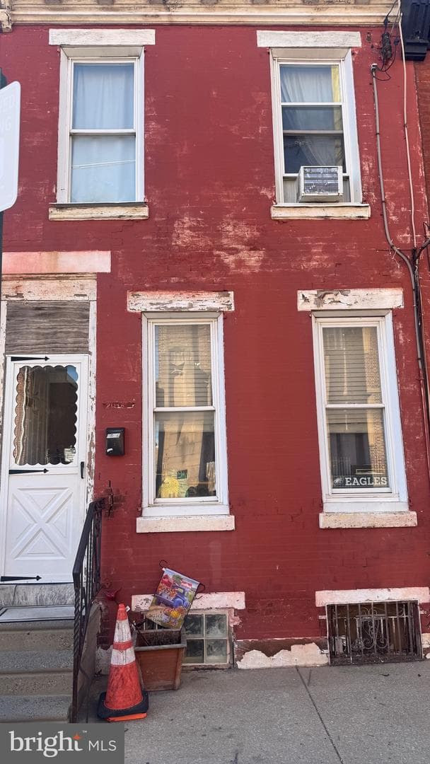 2016 N Hancock Street photo 2