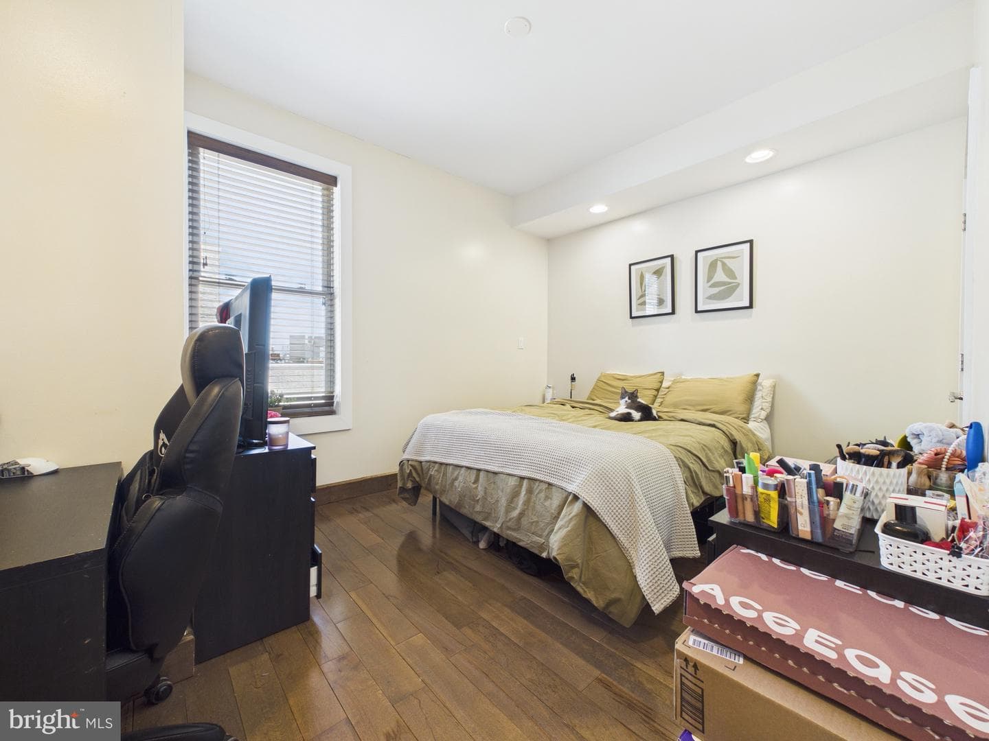 1241 Buttonwood Street #4c photo 15