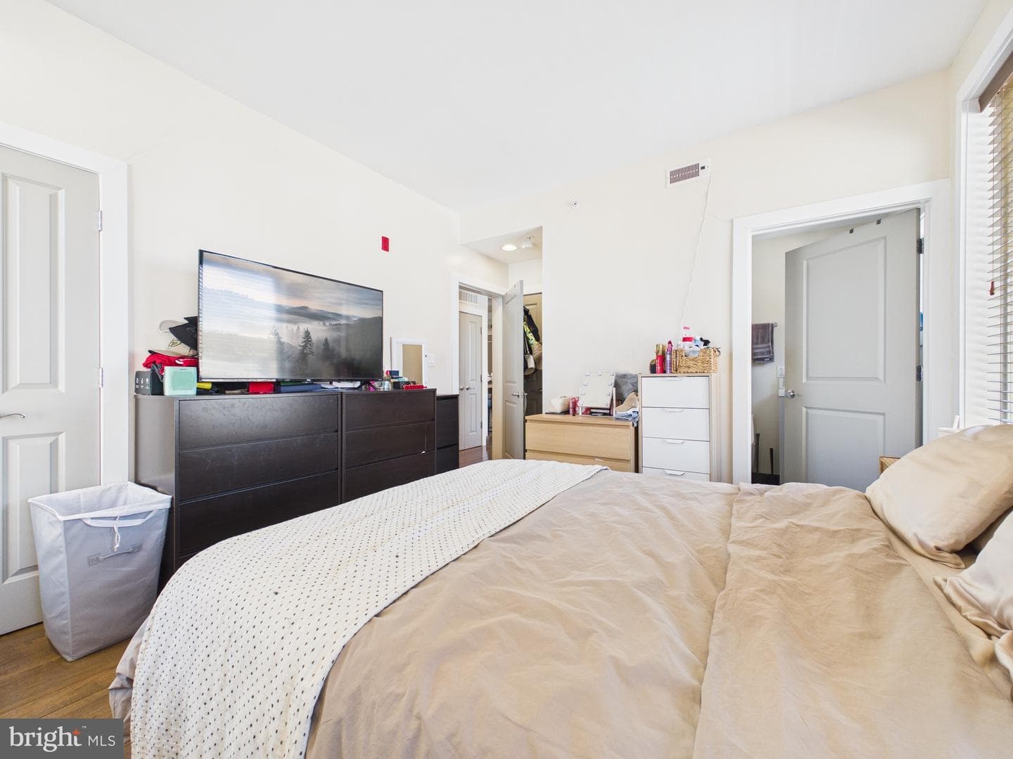 1241 Buttonwood Street #4c photo 17