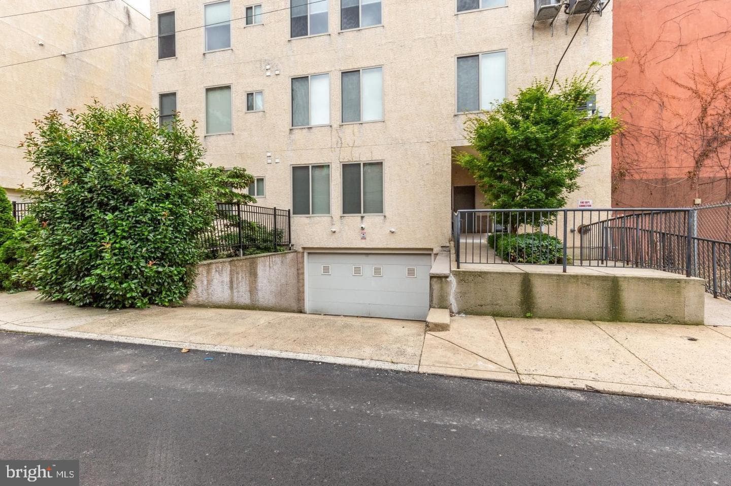 1241 Buttonwood Street #4c photo 34