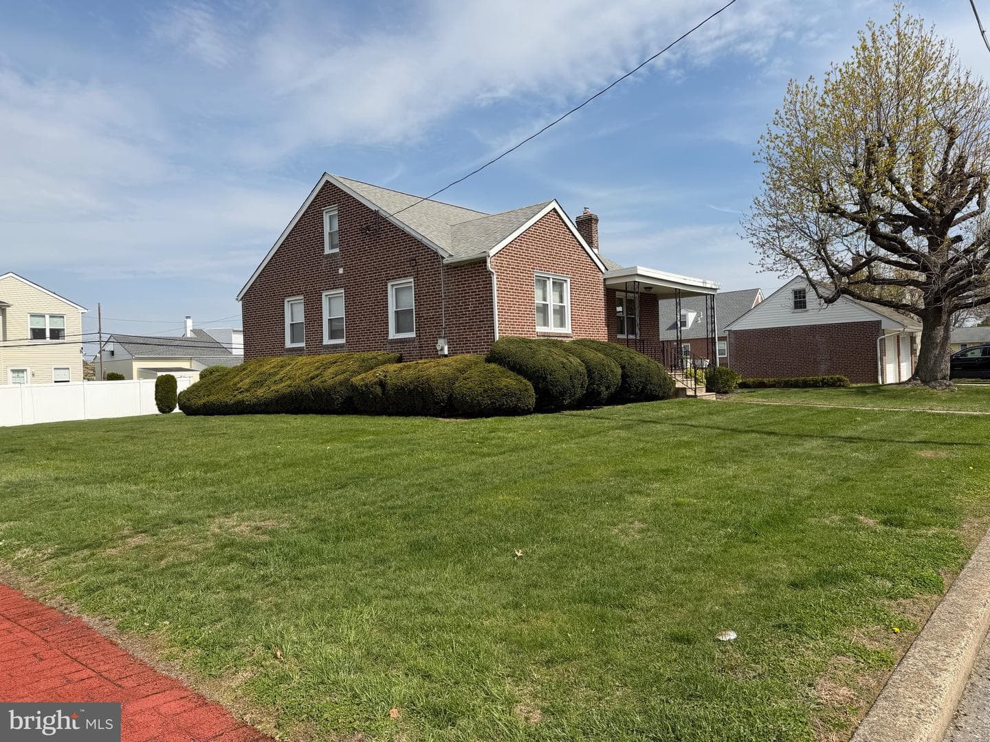 9234 Glenloch Street photo 2
