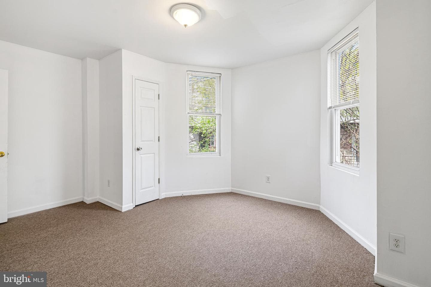 151 W Abbottsford Avenue photo 12