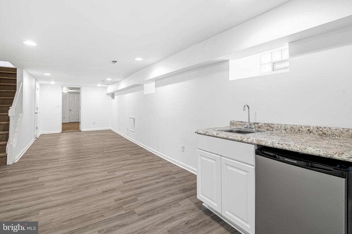 151 W Abbottsford Avenue photo 27