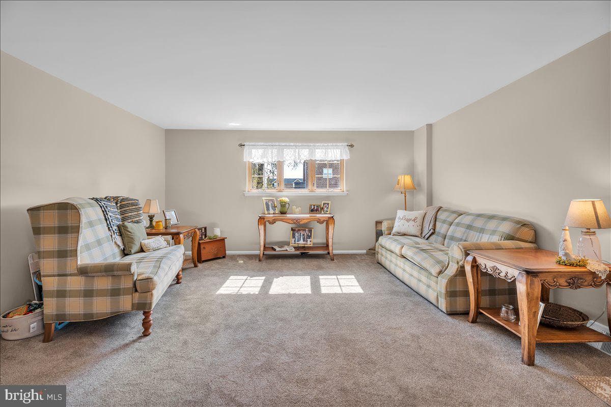 137 Meadow Lane photo 10