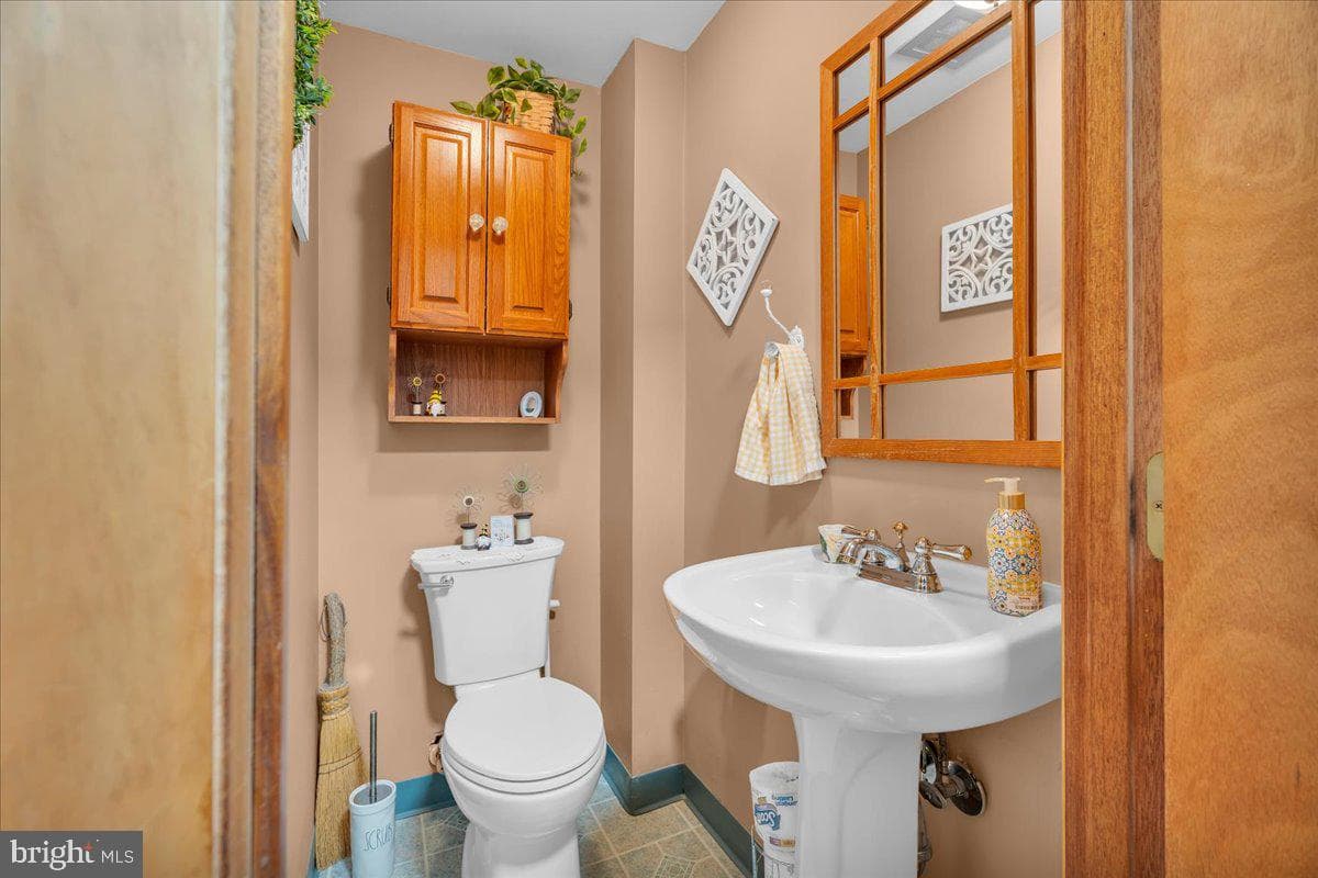 137 Meadow Lane photo 19