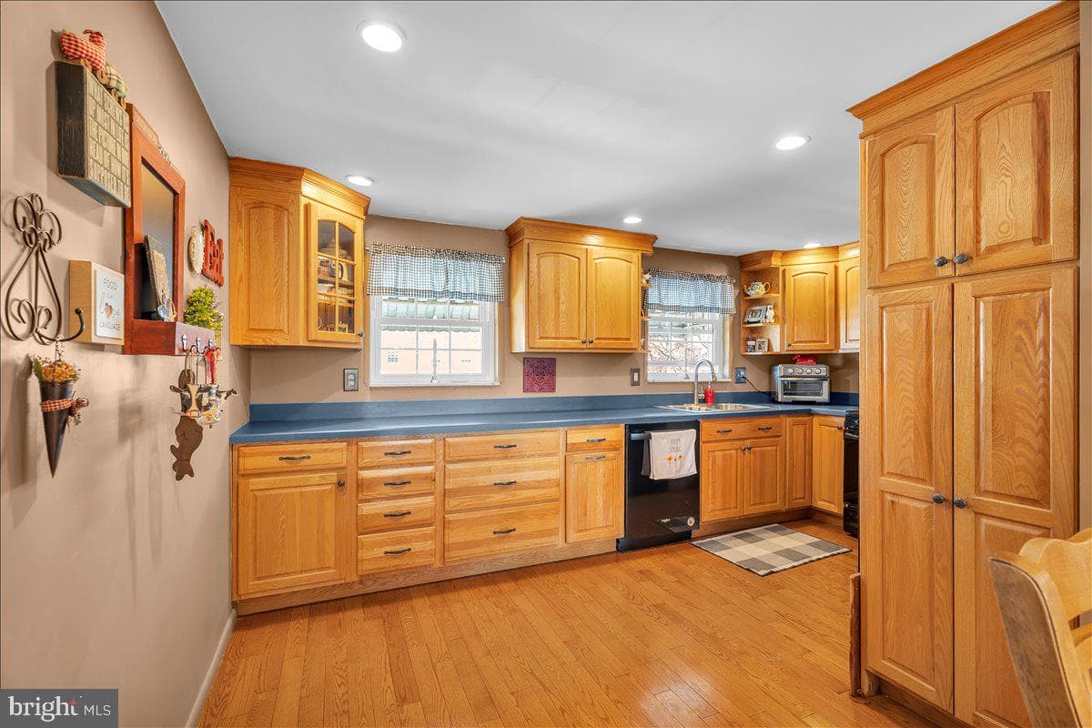 137 Meadow Lane photo 7