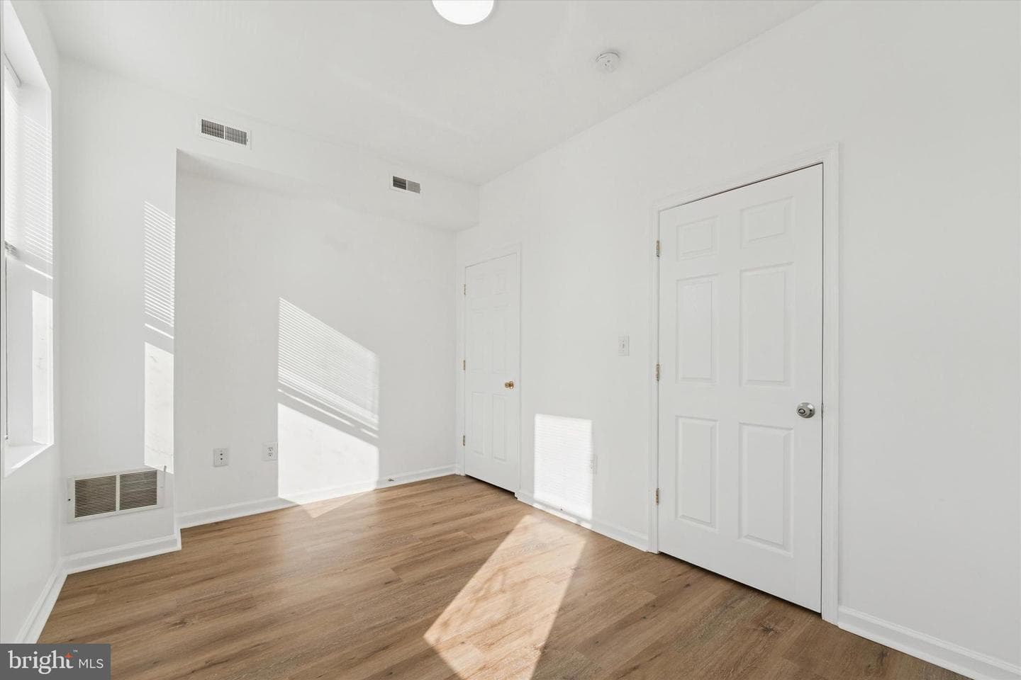 1621 W Montgomery Avenue photo 18