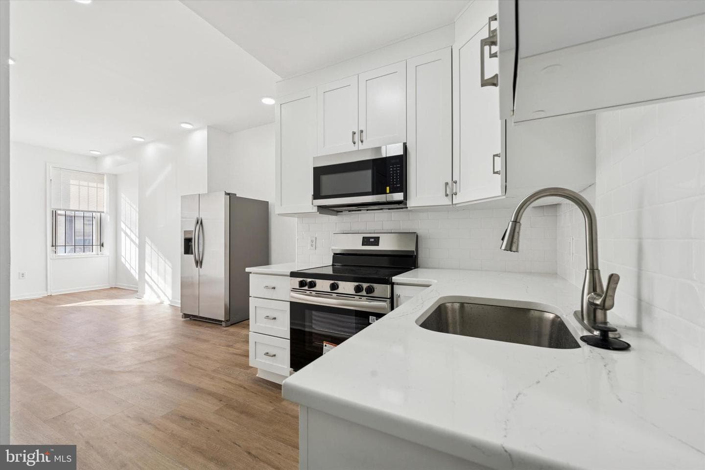1621 W Montgomery Avenue photo 3