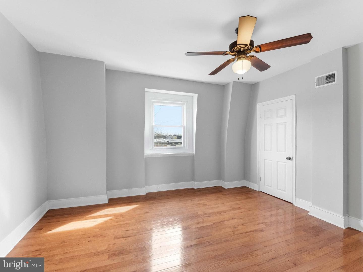 2207 Bainbridge Street photo 23