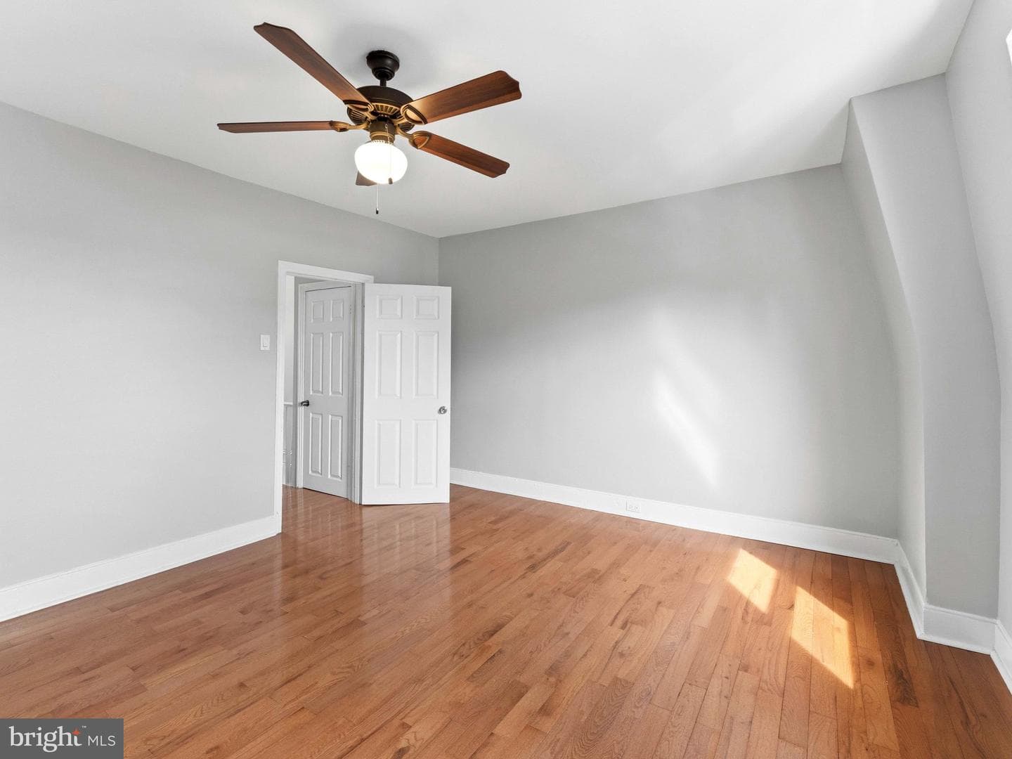 2207 Bainbridge Street photo 25