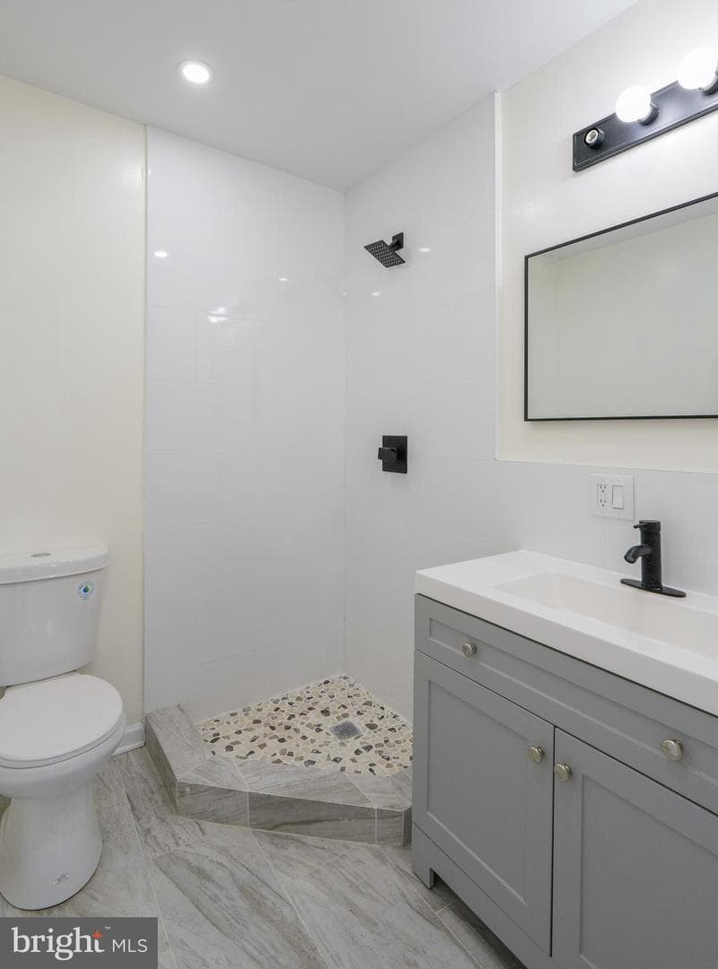 1236 E Moyamensing Avenue photo 10