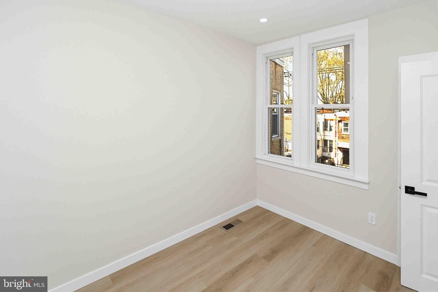 5824 N Marshall Street photo 23