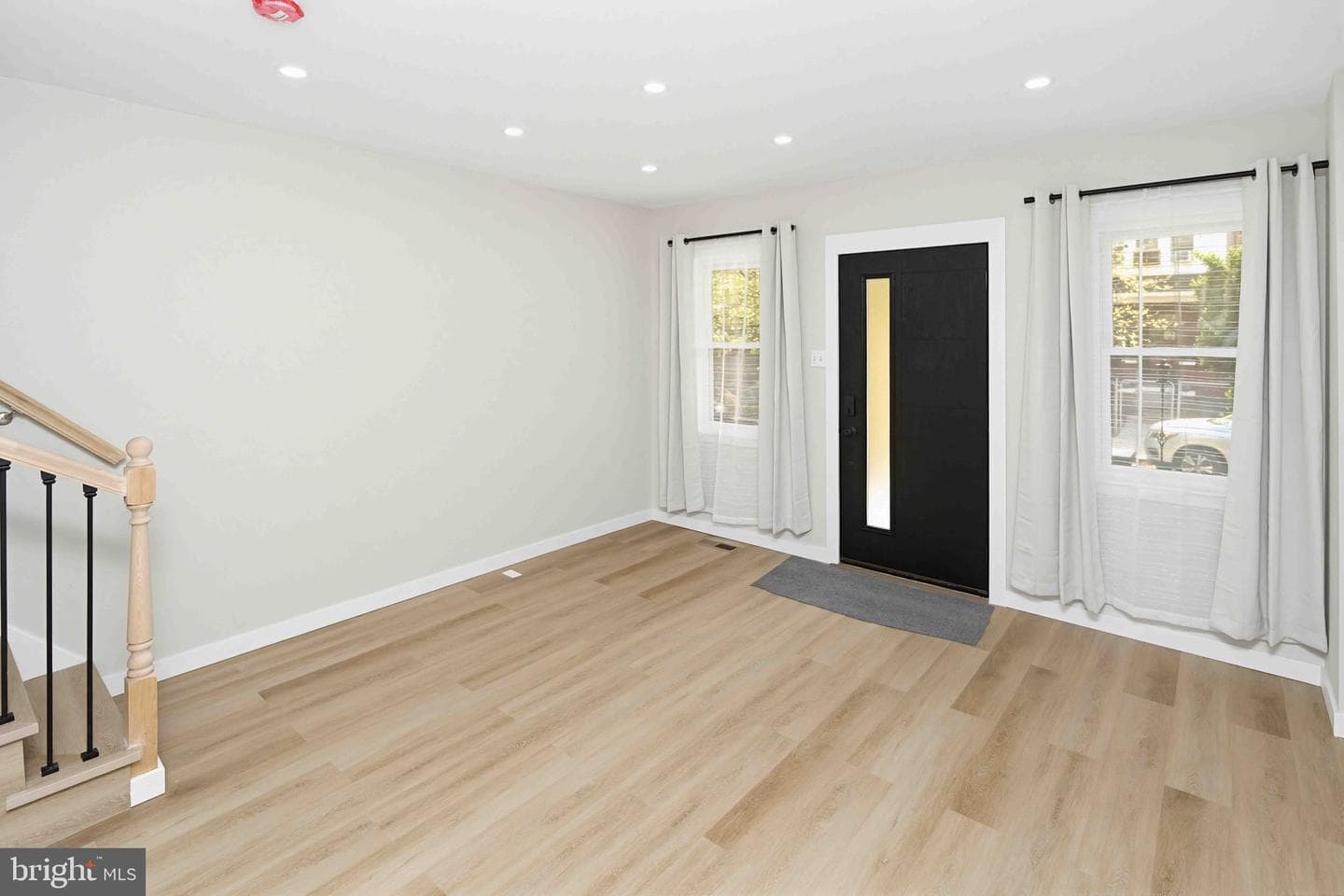 5824 N Marshall Street photo 6