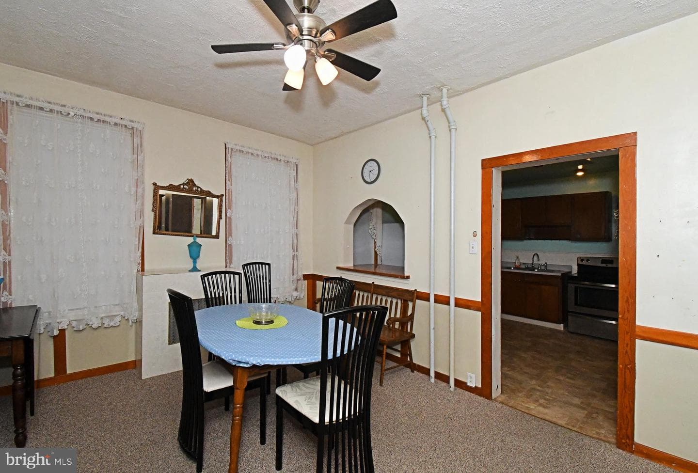 328 Roxborough Avenue photo 10