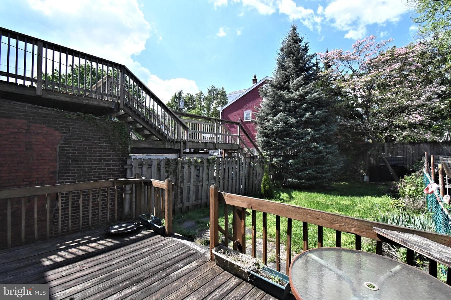 328 Roxborough Avenue photo 45