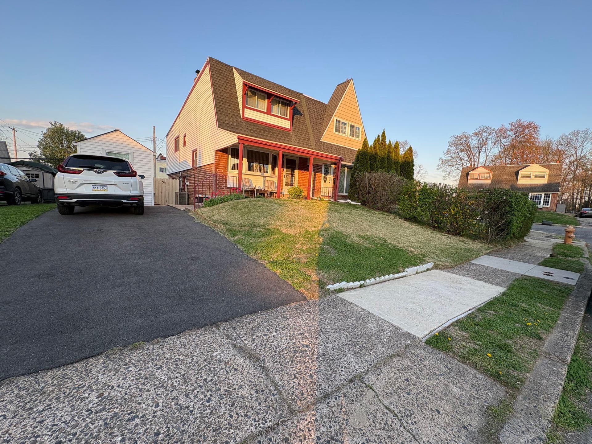 1045 Foster Street photo 3