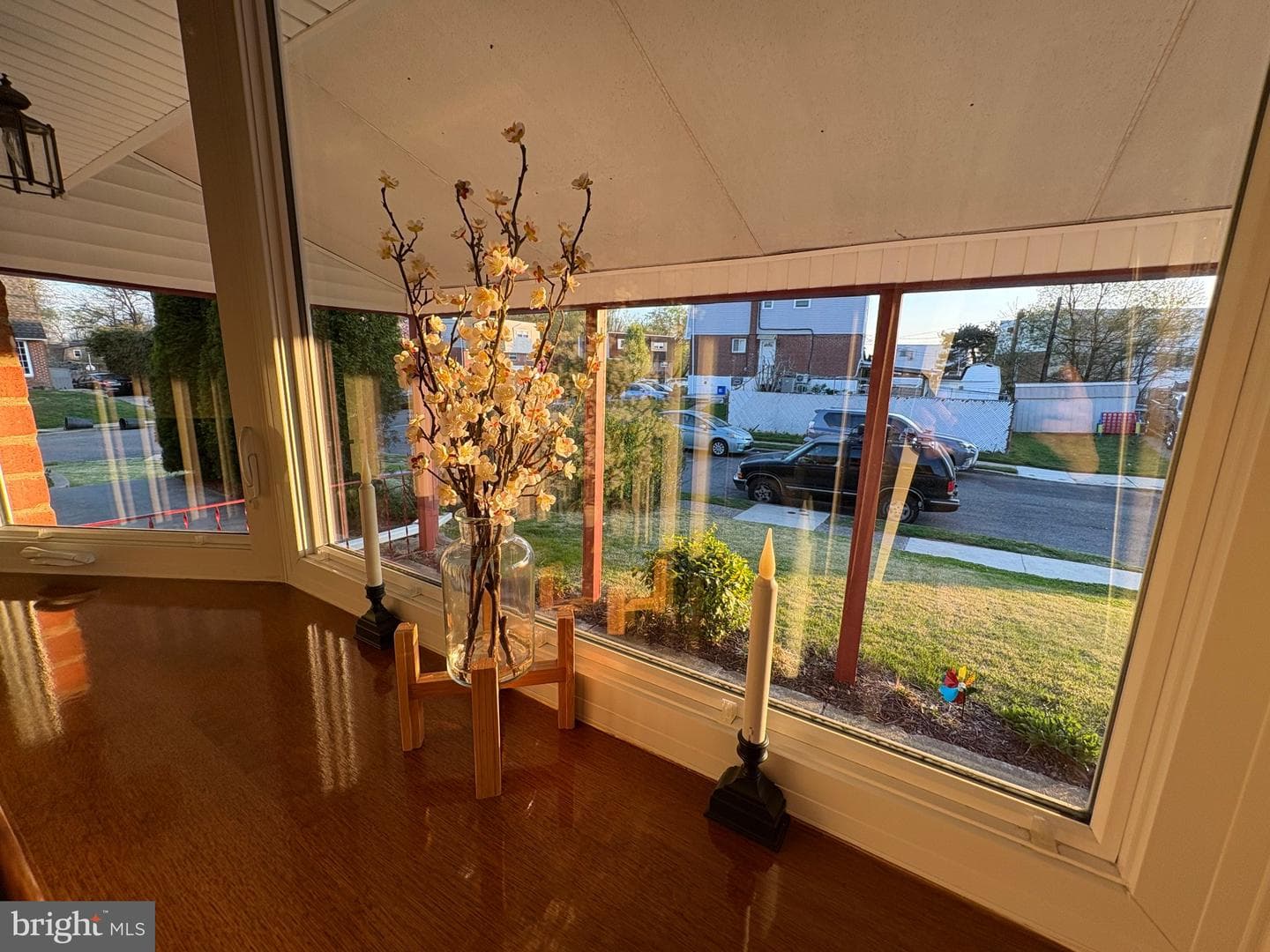 1045 Foster Street photo 7