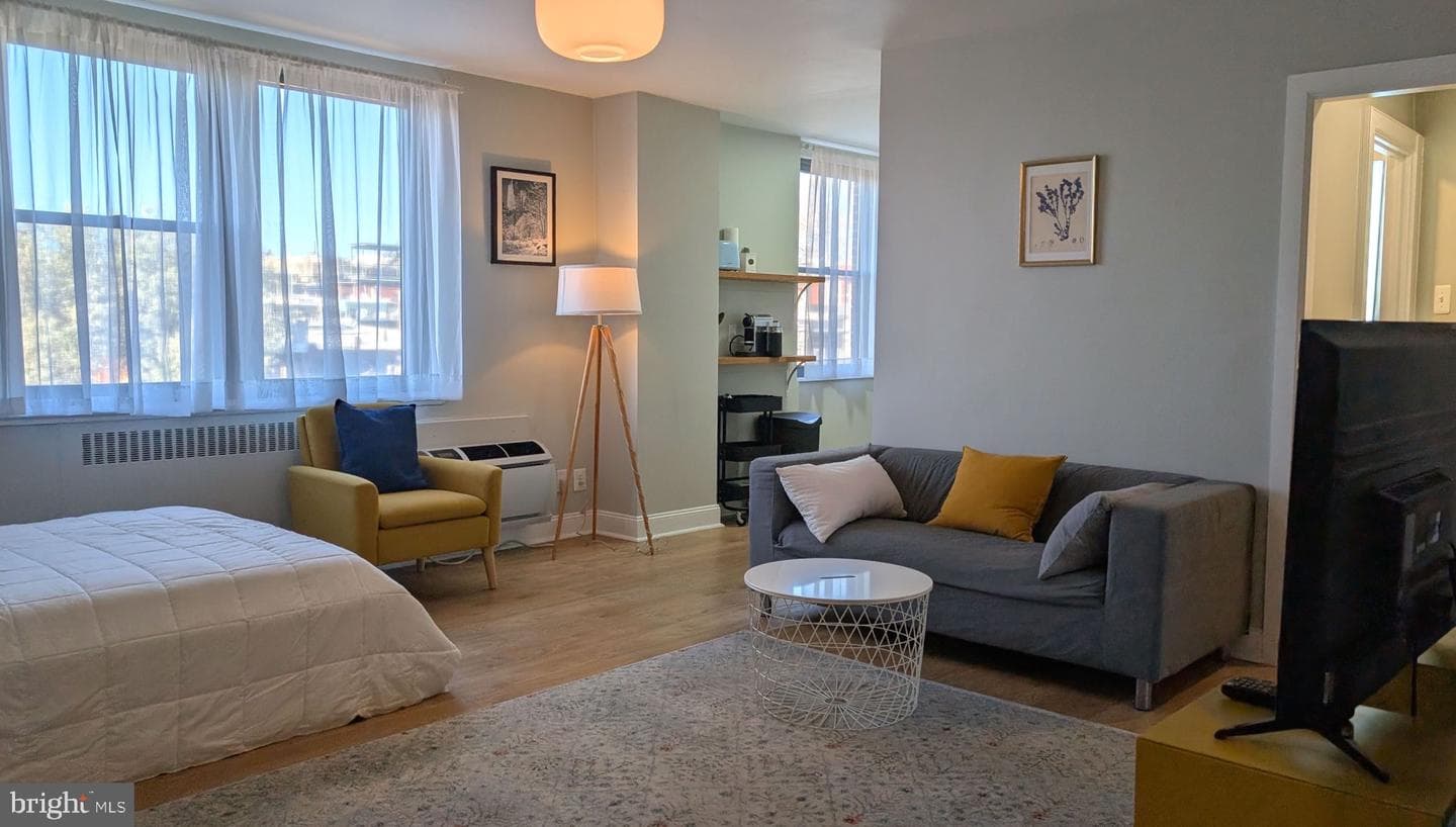 2601 Pennsylvania Avenue #403, Philadelphia