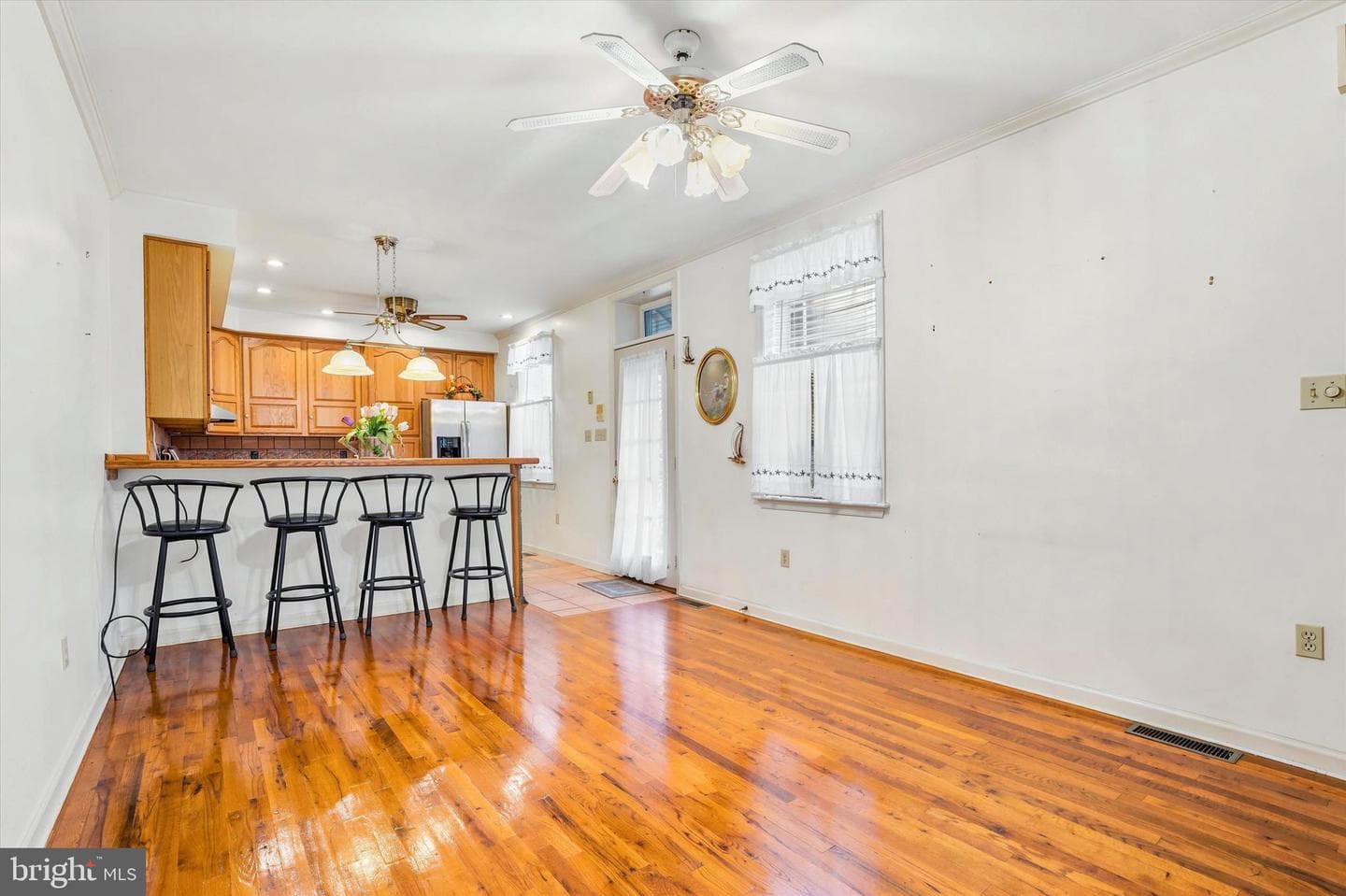 521-525 Mifflin Street photo 12