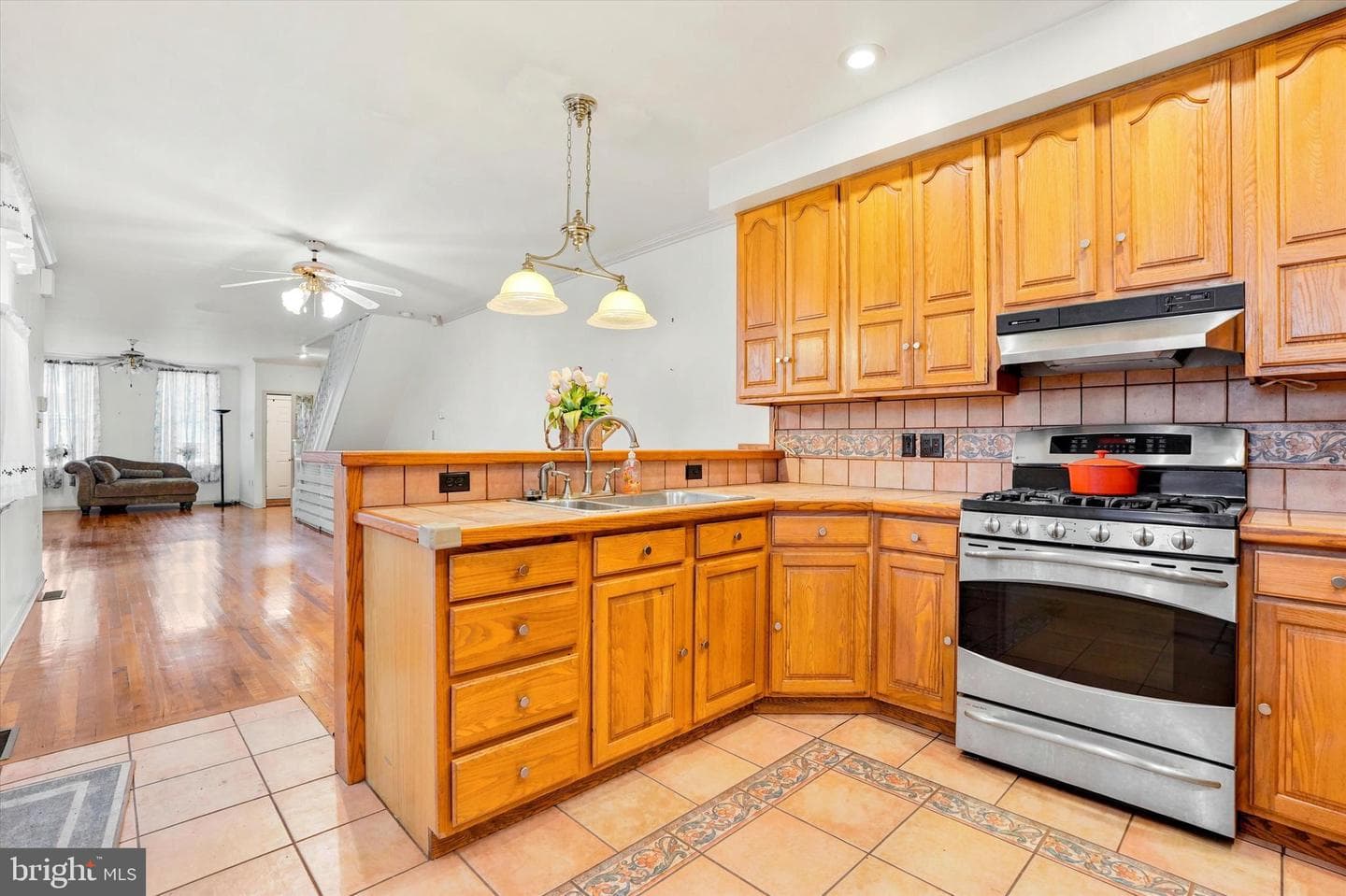 521-525 Mifflin Street photo 18