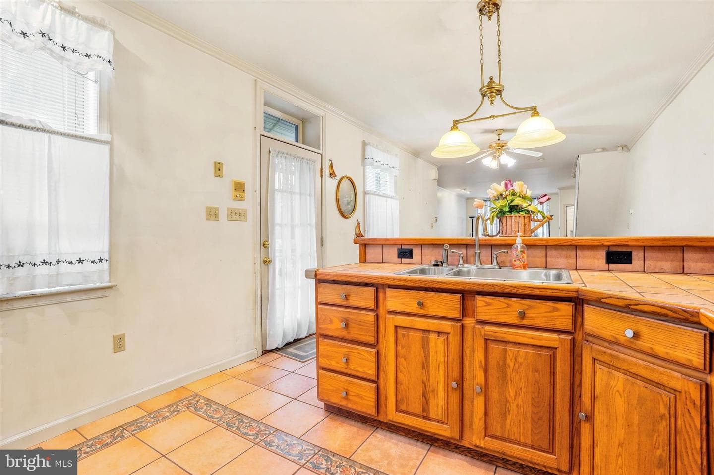 521-525 Mifflin Street photo 19