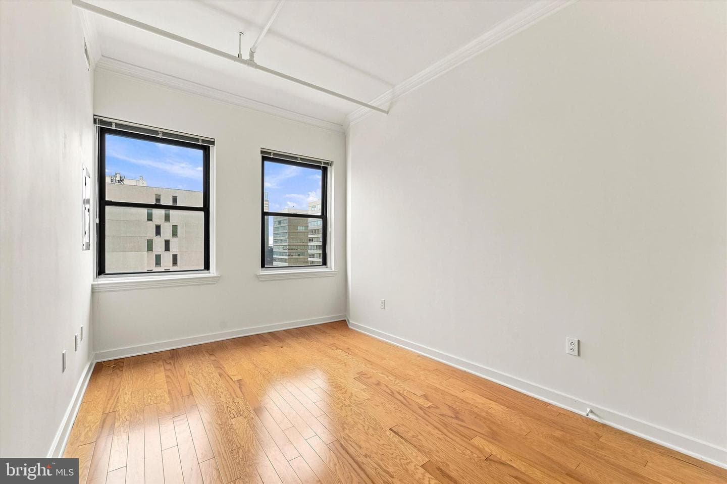 1939 Chestnut Street #8b photo 10