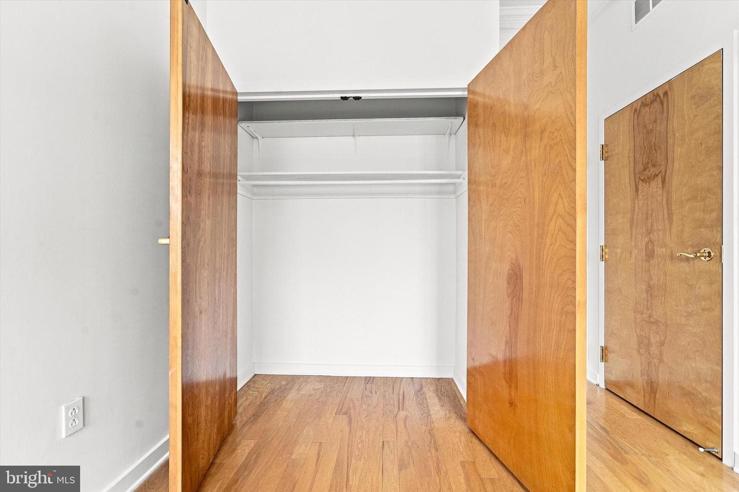 1939 Chestnut Street #8b photo 12