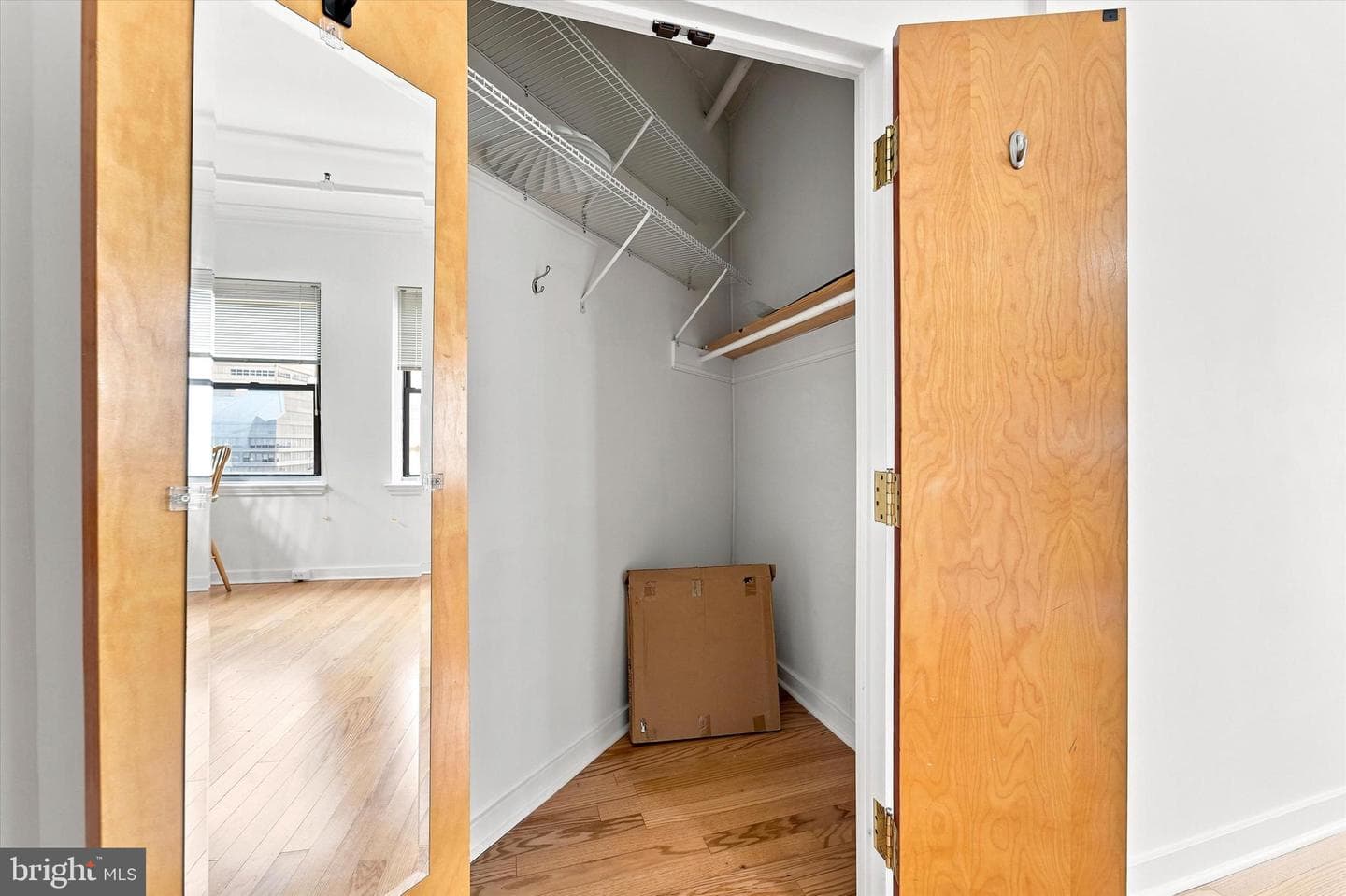 1939 Chestnut Street #8b photo 13