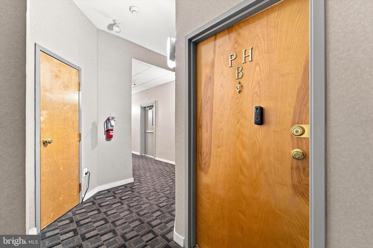 1939 Chestnut Street #8b photo 3