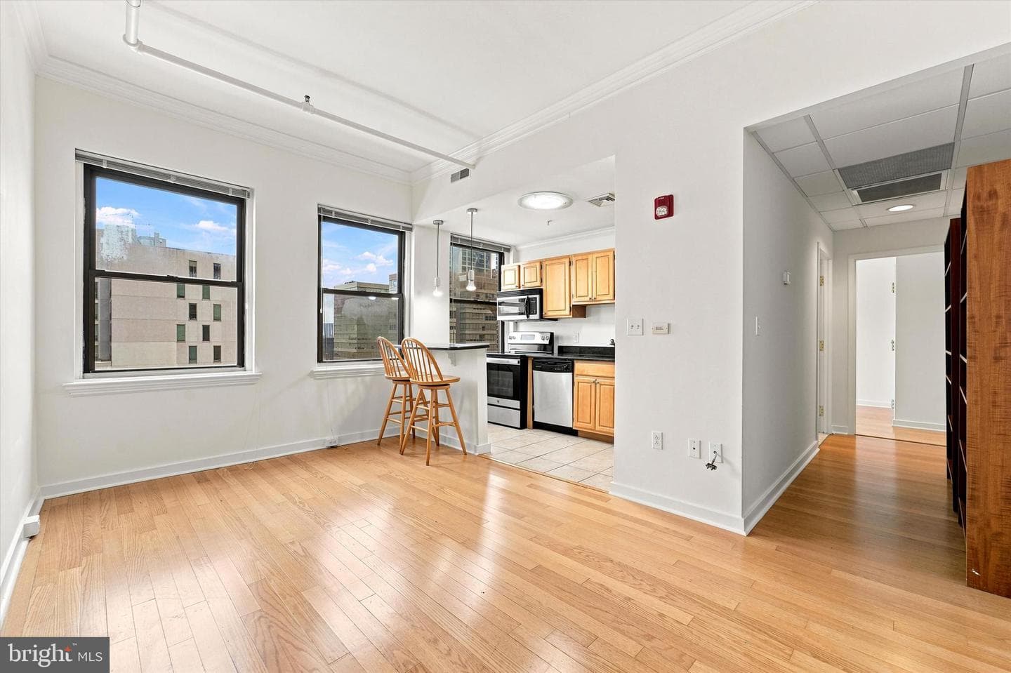 1939 Chestnut Street #8b photo 4