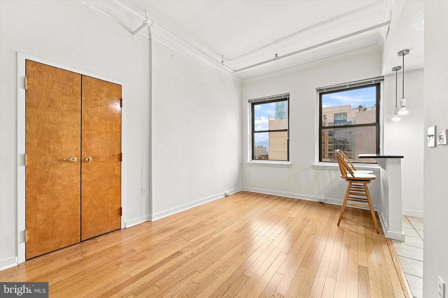 1939 Chestnut Street #8b photo 5