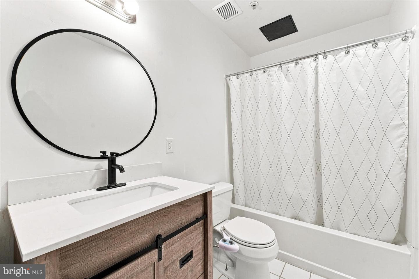 1939 Chestnut Street #8b photo 9