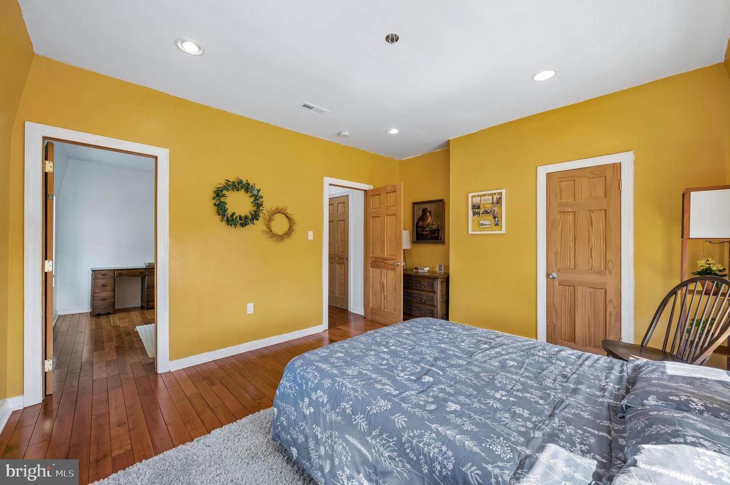 229 W Hansberry Street photo 27