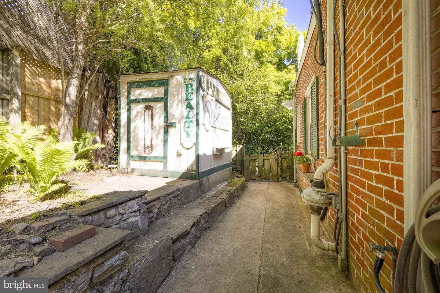 155 Rex Avenue photo 32