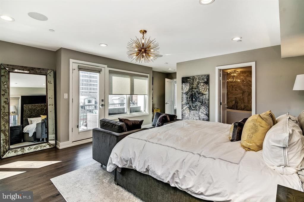 305 Green Street photo 18