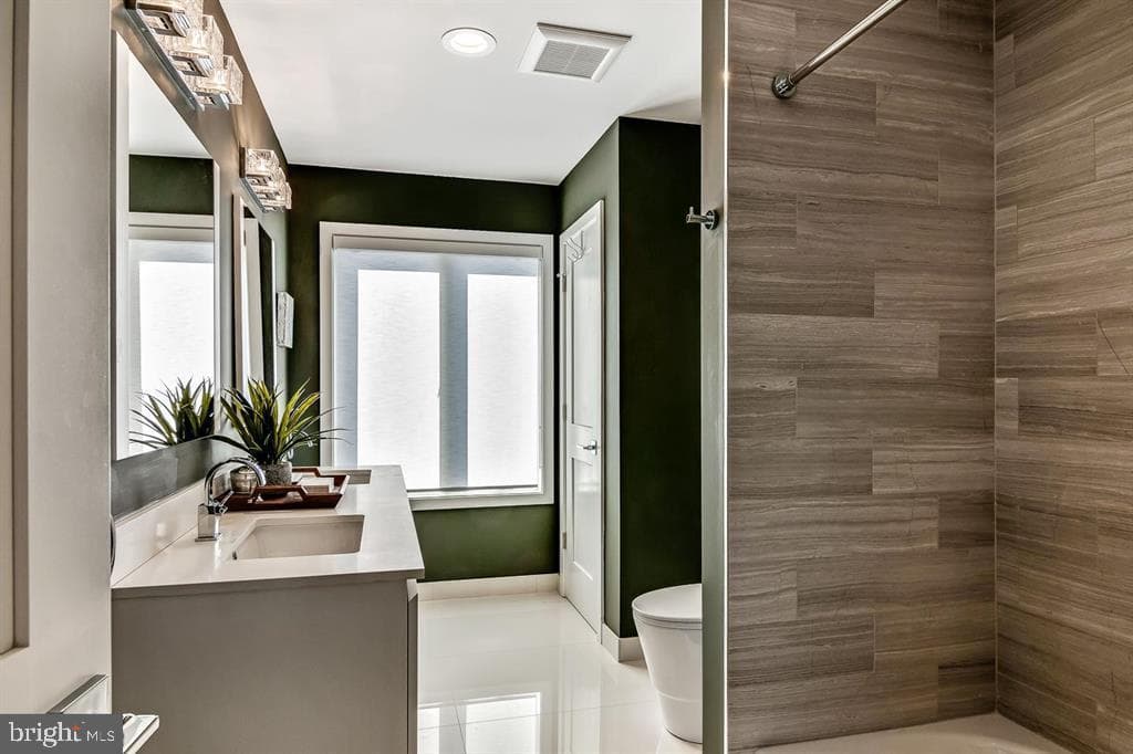 305 Green Street photo 31