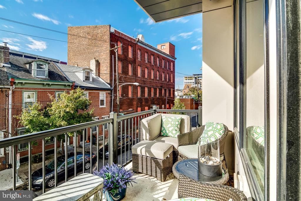 305 Green Street photo 34