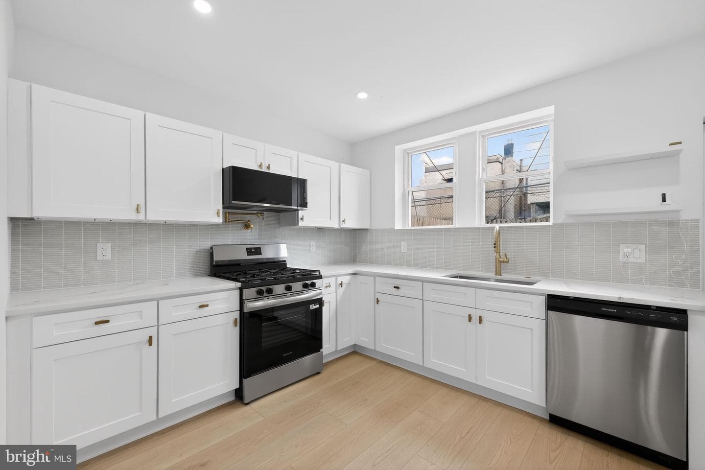 2033 S Mildred Street photo 12