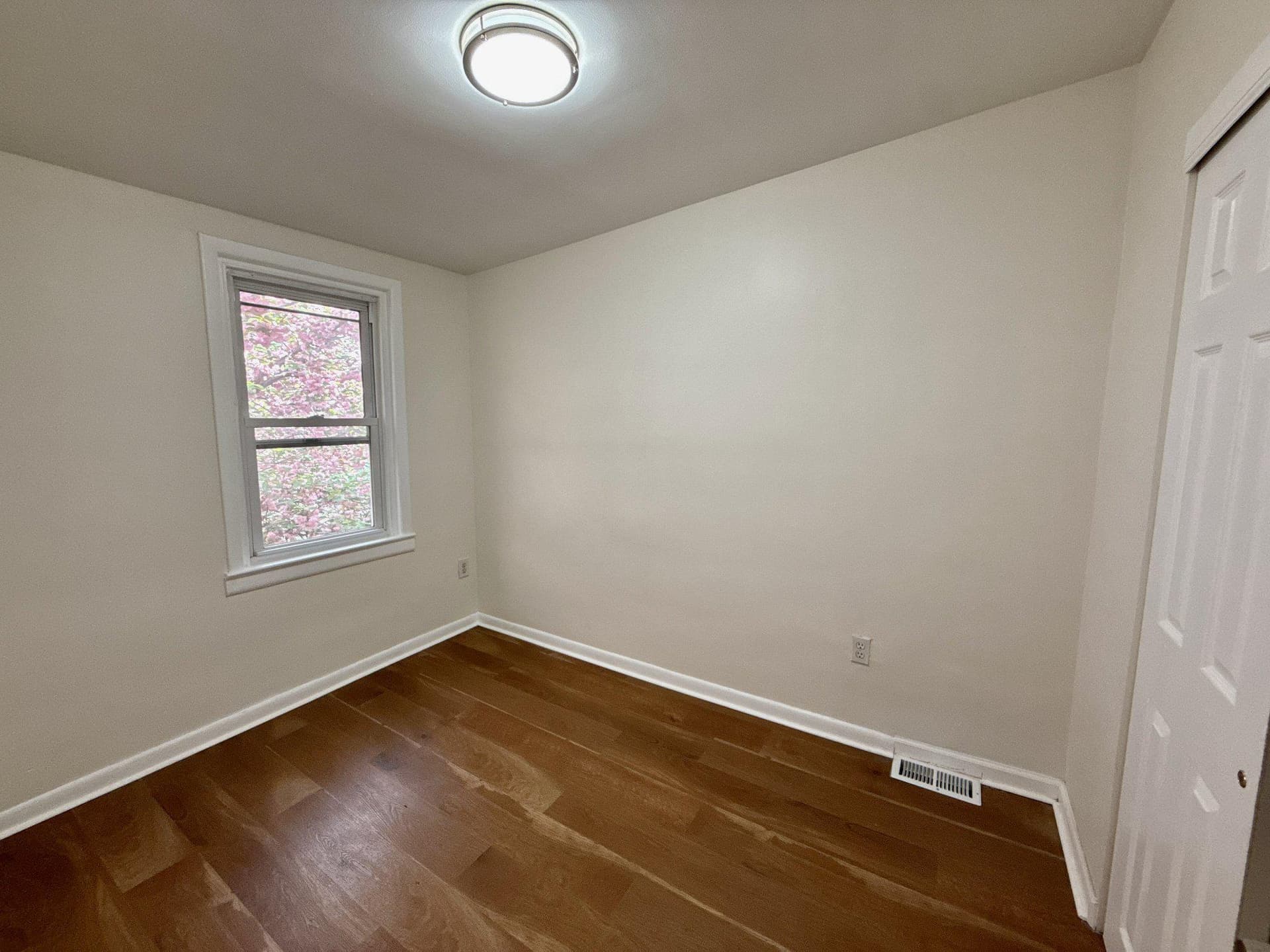 256 S Alder Street photo 8