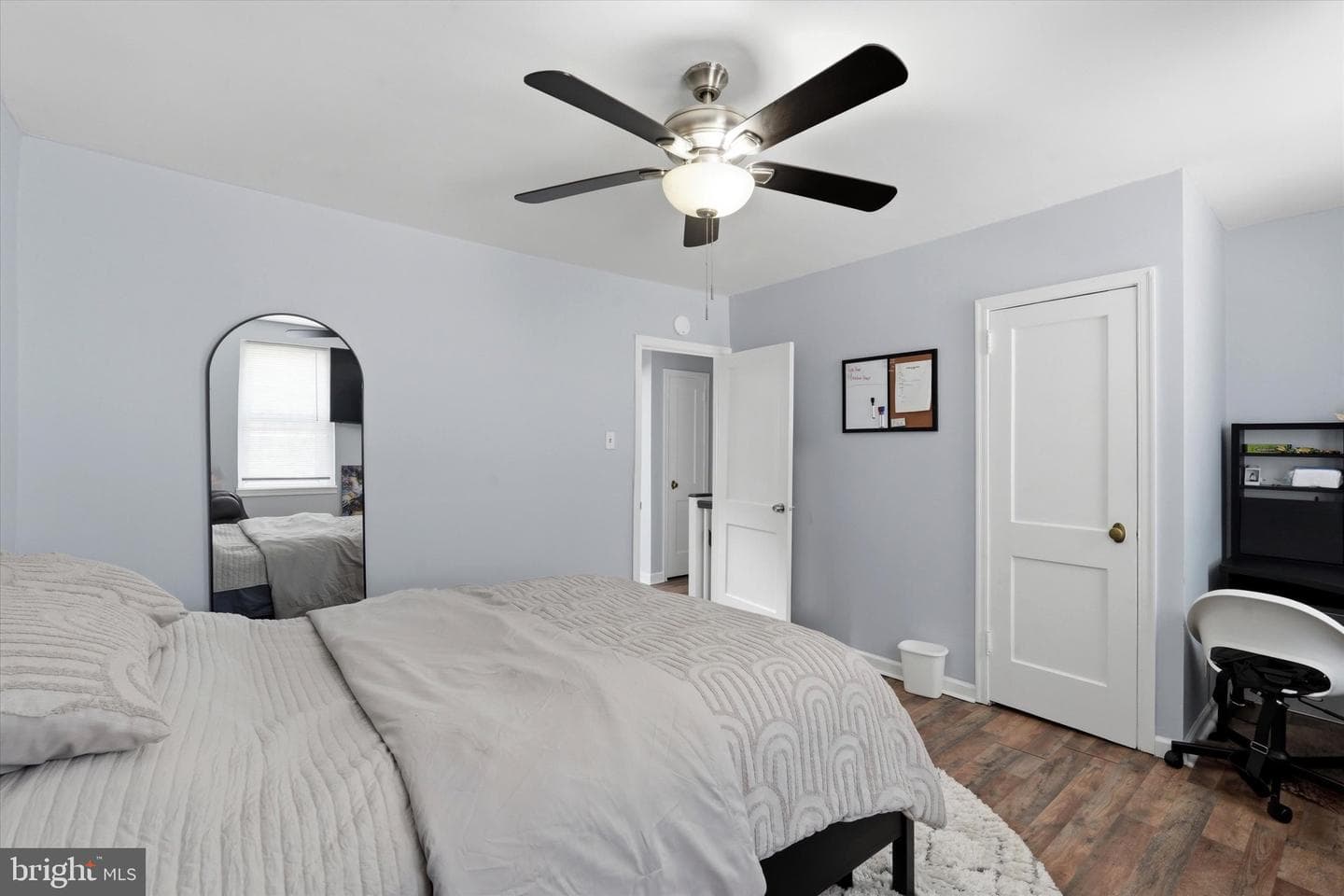 4604 Meridian Street photo 8