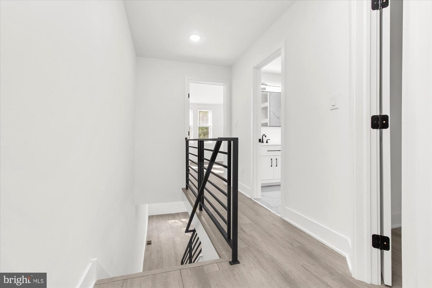 515 W Abbottsford Avenue photo 26