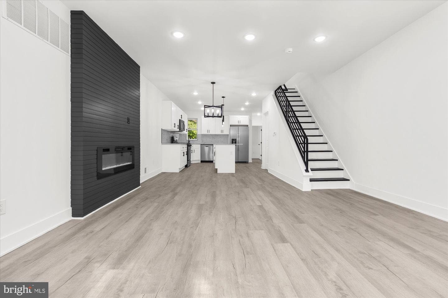 515 W Abbottsford Avenue photo 7