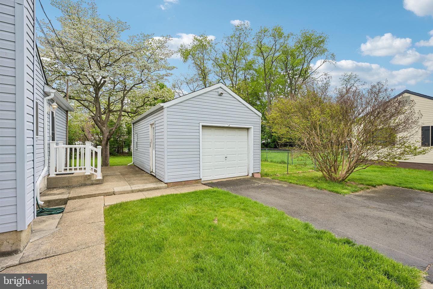 12209 Thornton Road photo 10