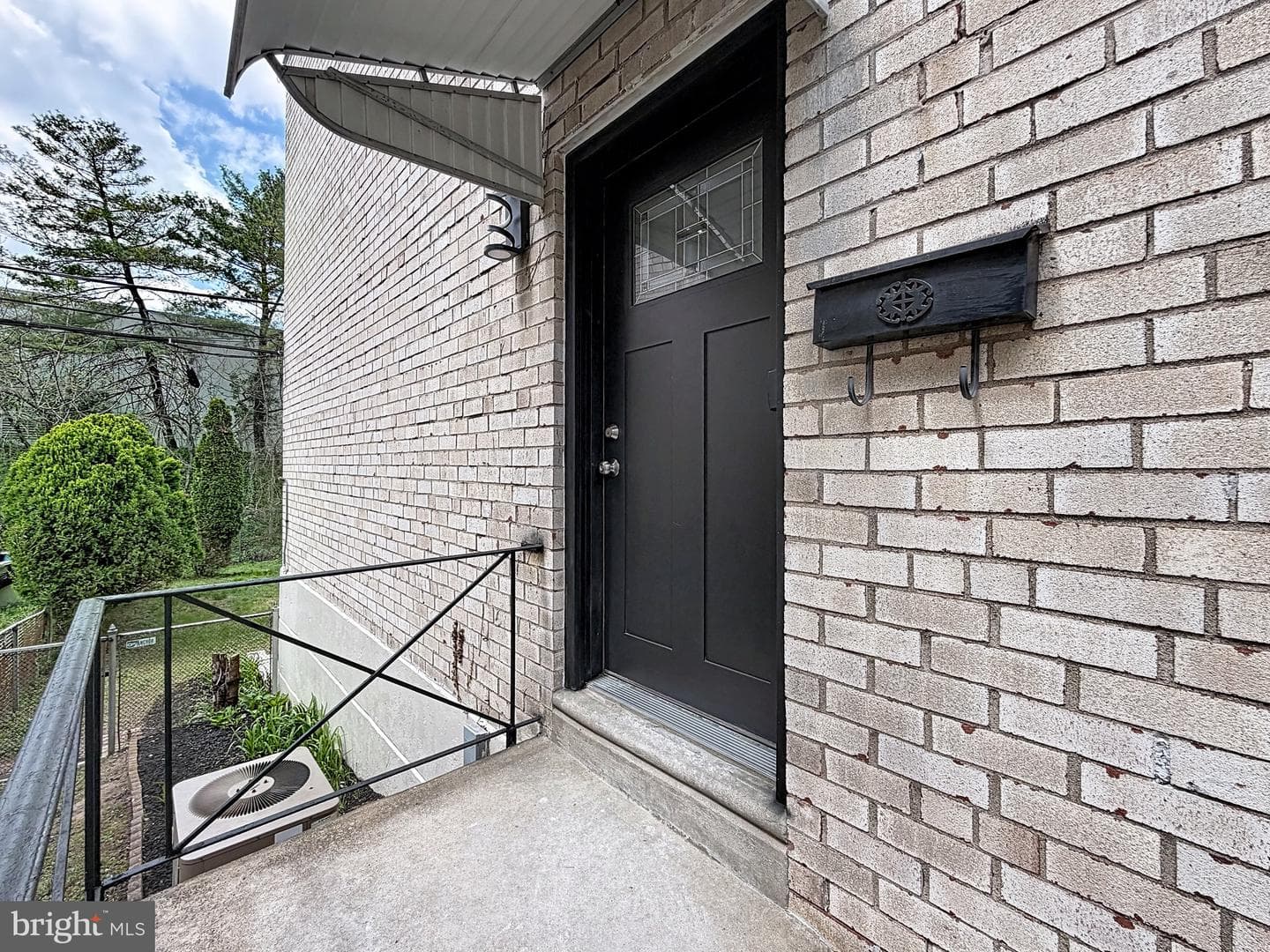 7528 Valley Avenue photo 6