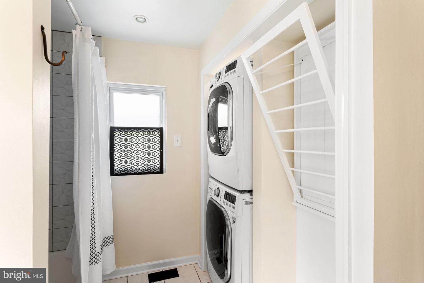 2456 Meredith Street photo 22