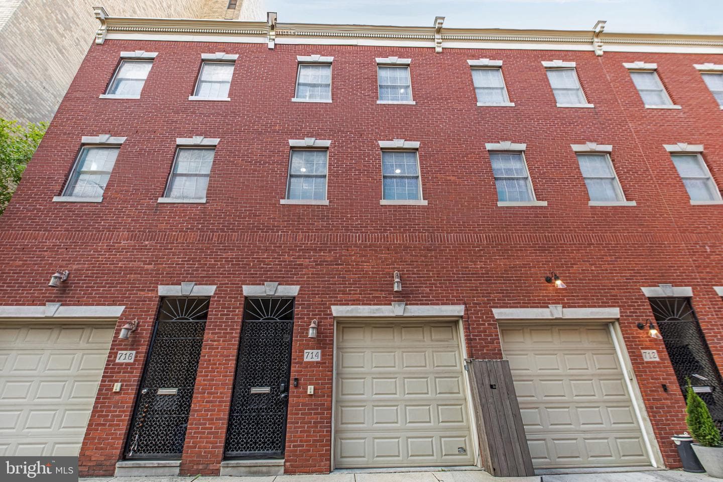 714 S Mole Street photo 2