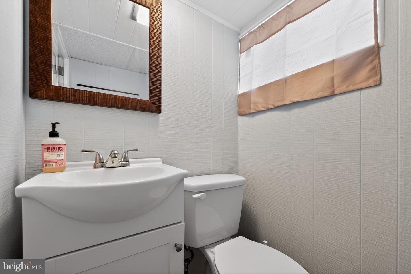 7635 Burholme Avenue photo 24