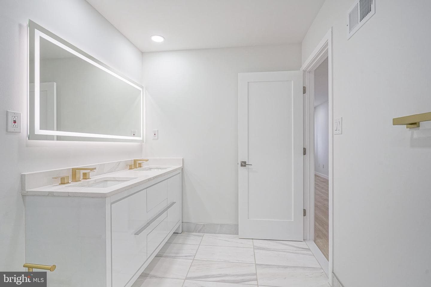 1143 Tasker Street photo 38