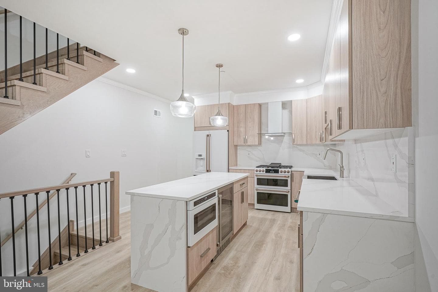 1143 Tasker Street photo 9